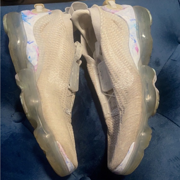 Nike Air VaporMax 2020 Flyknit Vapor Max - Picture 8 of 12